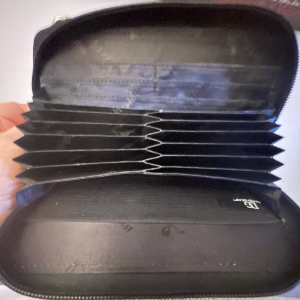NEW WalletBe Black RFID Accordion CLUTCH WALLET